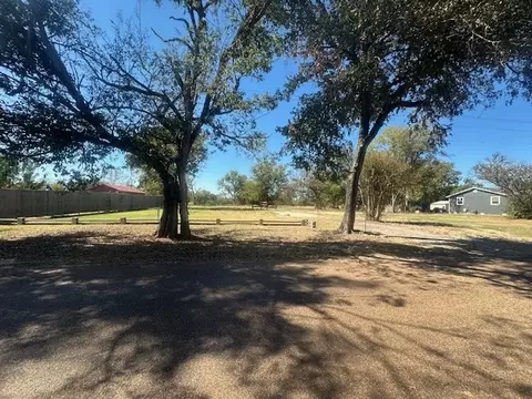 2611 Jones Dr, Tool, TX 75143 photo 5