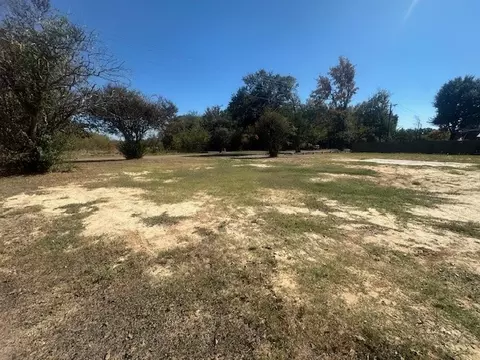 2611 Jones Dr, Tool, TX 75143 photo 2
