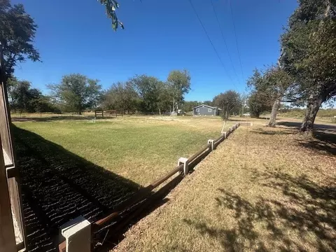 2611 Jones Dr, Tool, TX 75143 photo 10