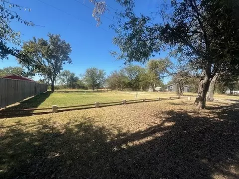 2611 Jones Dr, Tool, TX 75143