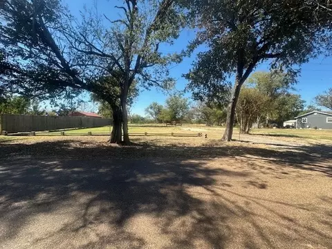 2611 Jones Dr, Tool, TX 75143 photo 3
