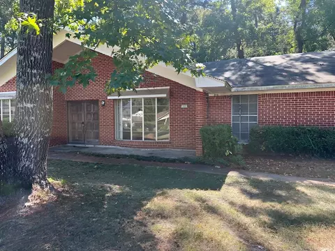 305 Pine Cone Cir, Haughton, LA 71037