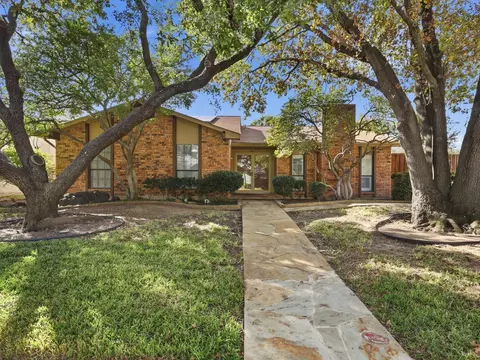 303 Woodhurst Dr, Coppell, TX 75019