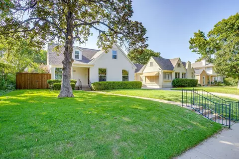 2560 Rogers Ave, Fort Worth, TX 76109