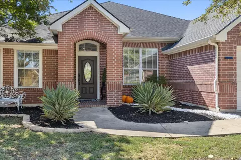 6552 Fairview Dr, Watauga, TX 76148