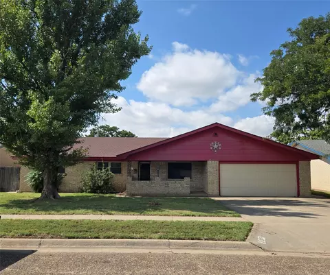 515 Belmont Dr, Dumas, TX 79029