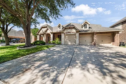 2212 Hobby Falcon Trl, Grand Prairie, TX 75052