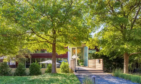 709 Kessler Woods Trl, Dallas, TX 75208