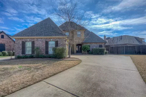520 Falling Water Cir, Bossier City, LA 71112
