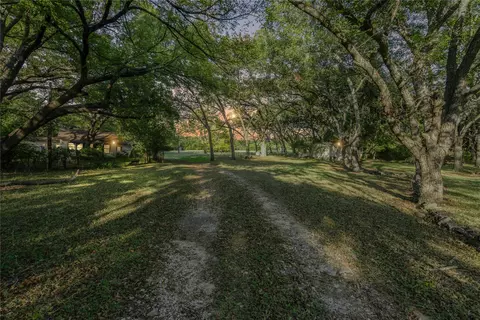 4147 Peak Rd, Granbury, TX 76048