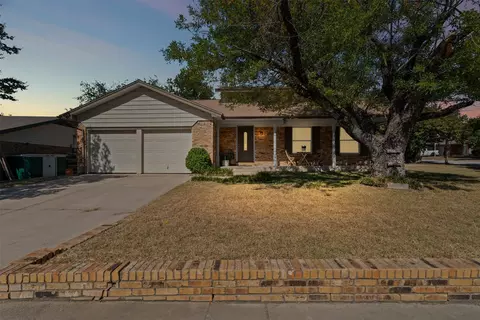 5817 Bunker Blvd, Watauga, TX 76148