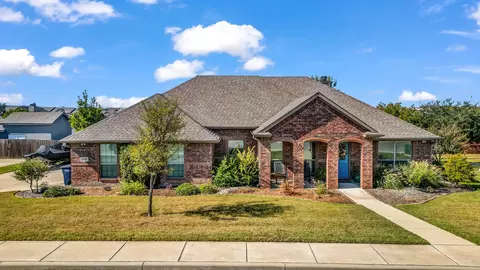 2310 Trace Ridge Dr, Weatherford, TX 76087
