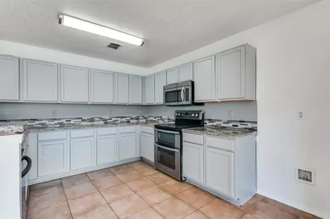 10141 Chapel Rock Dr, Fort Worth, TX 76116