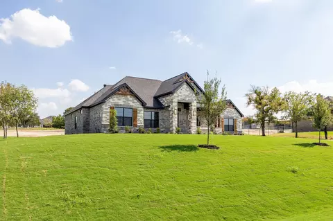 728 Burr Oak Ln, Weatherford, TX 76085