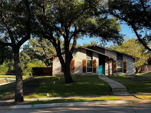 2922 Ashglen Dr, Garland, TX 75043