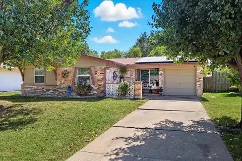 2604 Burning Tree Ln, Irving, TX 75062
