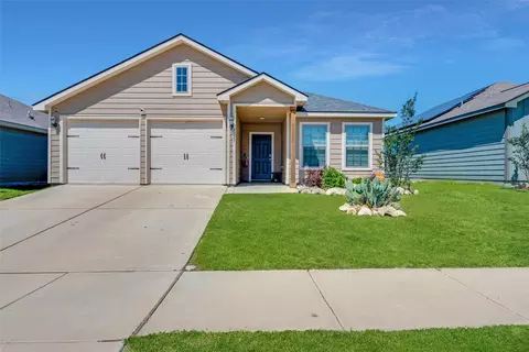 8329 Steel Dust Dr, Fort Worth, TX 76179