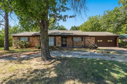 712 Indiana St, Graham, TX 76450