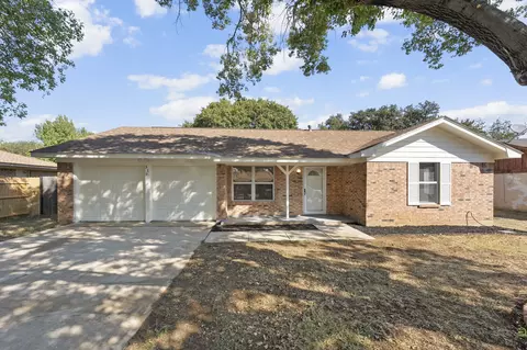 317 E Glendale St, Crowley, TX 76036