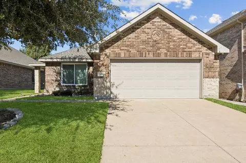 9428 Tierra Verde Dr, Fort Worth, TX 76177
