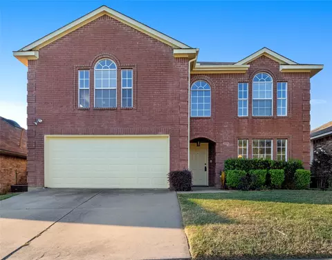 813 Silverbrook Dr, Saginaw, TX 76179
