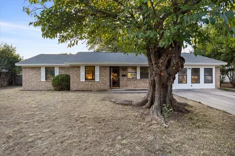 2625 Spruce Park Dr, Richland Hills, TX 76118
