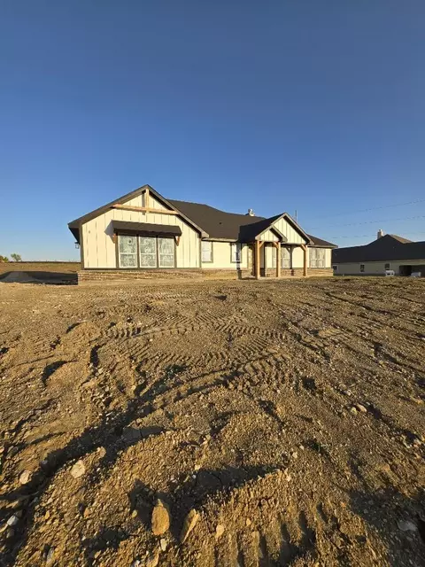 115 Hillview Trl, Decatur, TX 76234