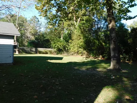 Exterior - 405 SE 8th St, Springhill, LA 71075 photo 6 of 9