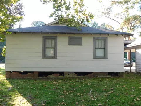 Exterior - 405 SE 8th St, Springhill, LA 71075 photo 7 of 9