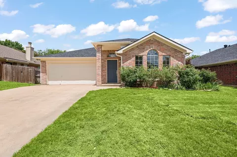 708 Carette Dr, Fort Worth, TX 76108