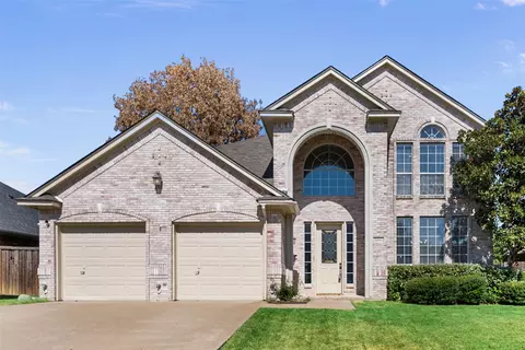 18 Zachary Ct, Mansfield, TX 76063