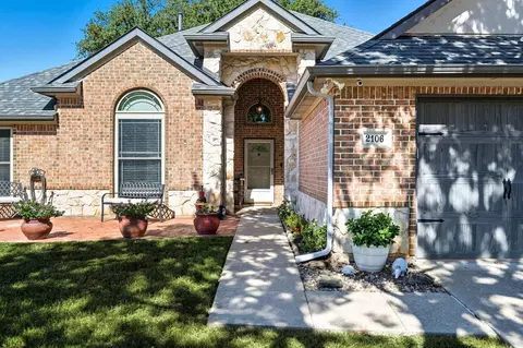 2106 Driskell Dr, Corinth, TX 76210