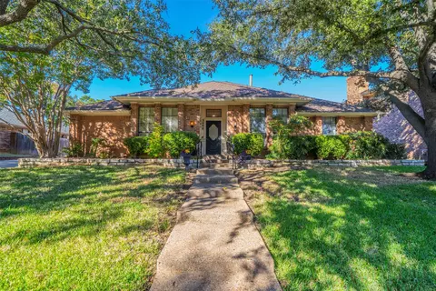 3008 Creekview Dr, Grapevine, TX 76051