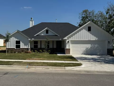 606 N Mill St, Weatherford, TX 76086