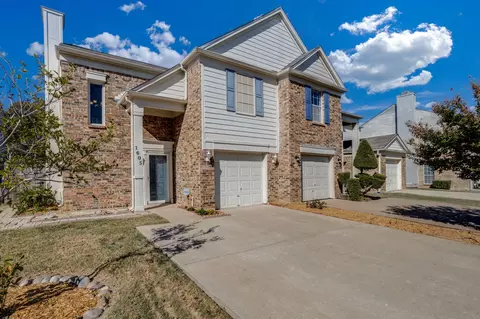 1605 Beach Ln, Arlington, TX 76014