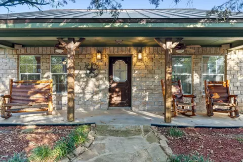 600 Seals Rd, Bartonville, TX 76226
