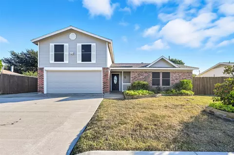 6604 Whitley Rd, Watauga, TX 76148