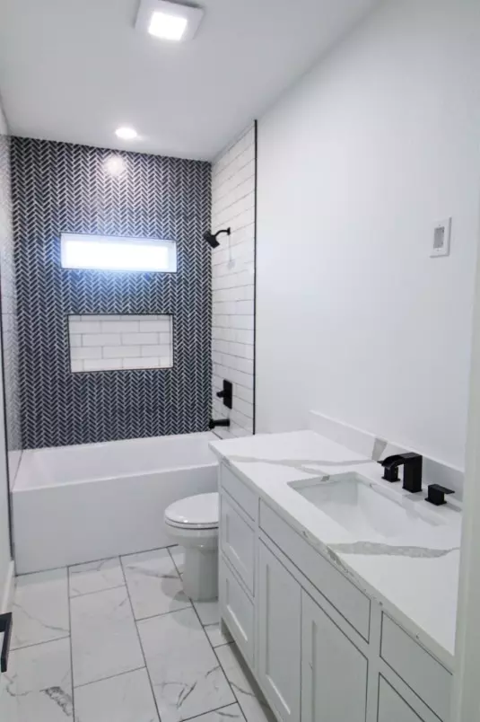 Bath - 2521 Bruce St, Fort Worth, TX 76111 photo 1 of 3