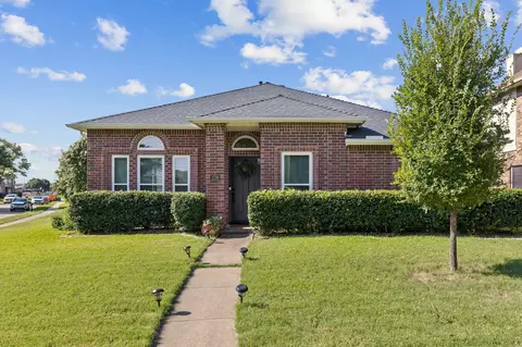 1716 Crescent Creek Ln, Plano, TX 75025