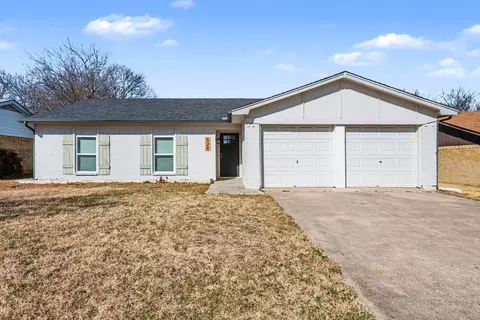 524 Cole Ave, Saginaw, TX 76179