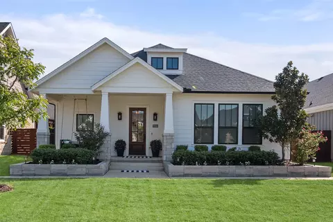 6008 Kessler Dr, North Richland Hills, TX 76180