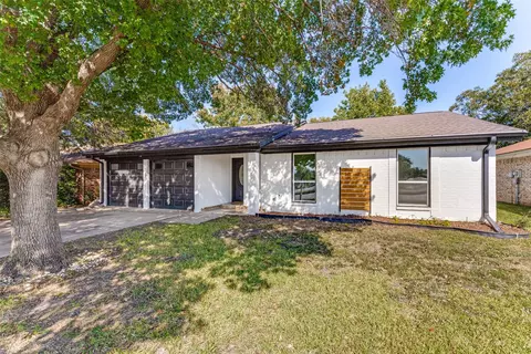 6617 Starnes Rd, Watauga, TX 76148
