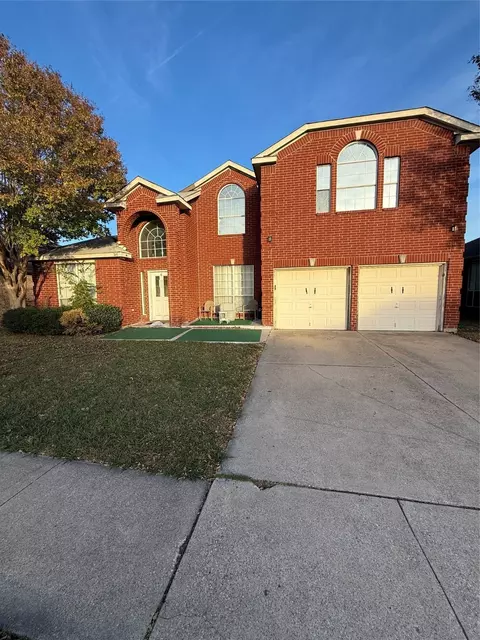 7415 Amsterdam Ln, Arlington, TX 76002