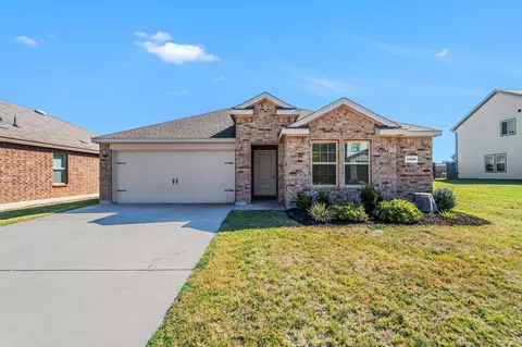 4000 Huntington Dr, Denton, TX 76209