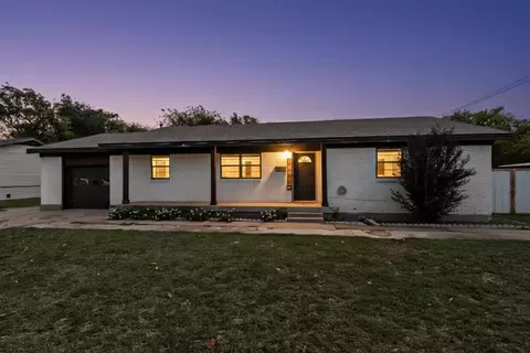 3533 Reagan Dr, Fort Worth, TX 76116