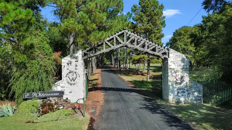 4 Shiloh Rd, Streetman, TX 75859