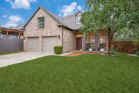1618 Creekside Dr, Corinth, TX 76210