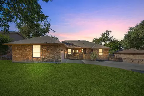 205 Yacht Club Dr, Rockwall, TX 75032