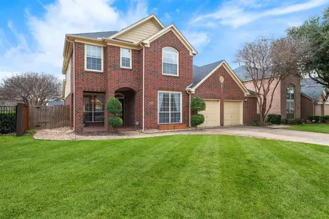 6923 Briarwood Dr, Fort Worth, TX 76132
