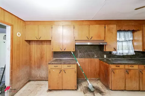 Kitchen - 206 North St, Springhill, LA 71075 photo 3 of 5